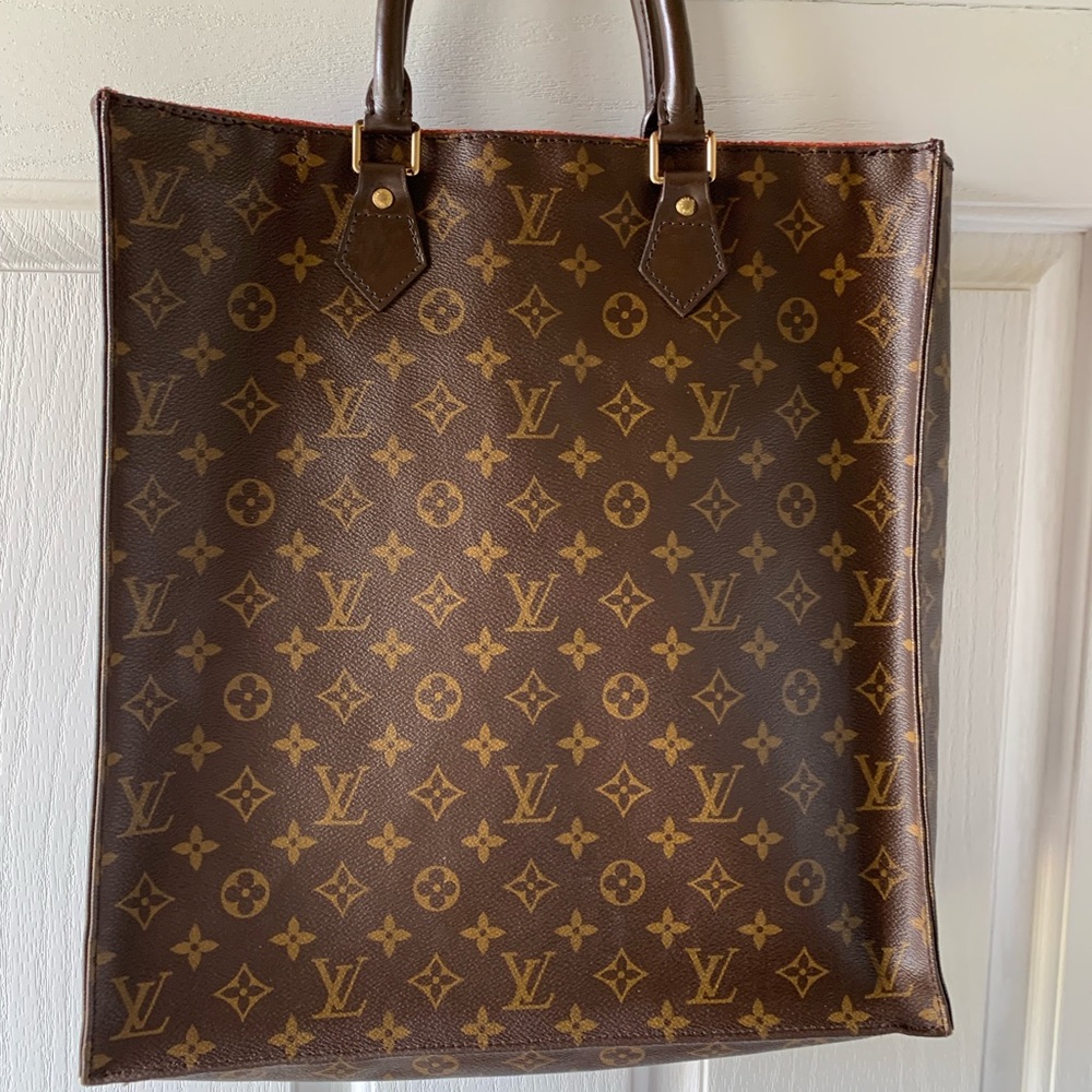 “Customized” Louis Vuitton Sac Plat